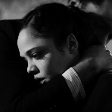 Due donne - Passing: Tessa Thompson in un momento del film