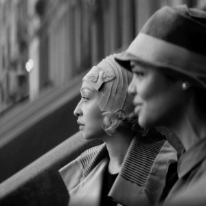 Due donne - Passing: Tessa Thompson e Ruth Negga in una scena