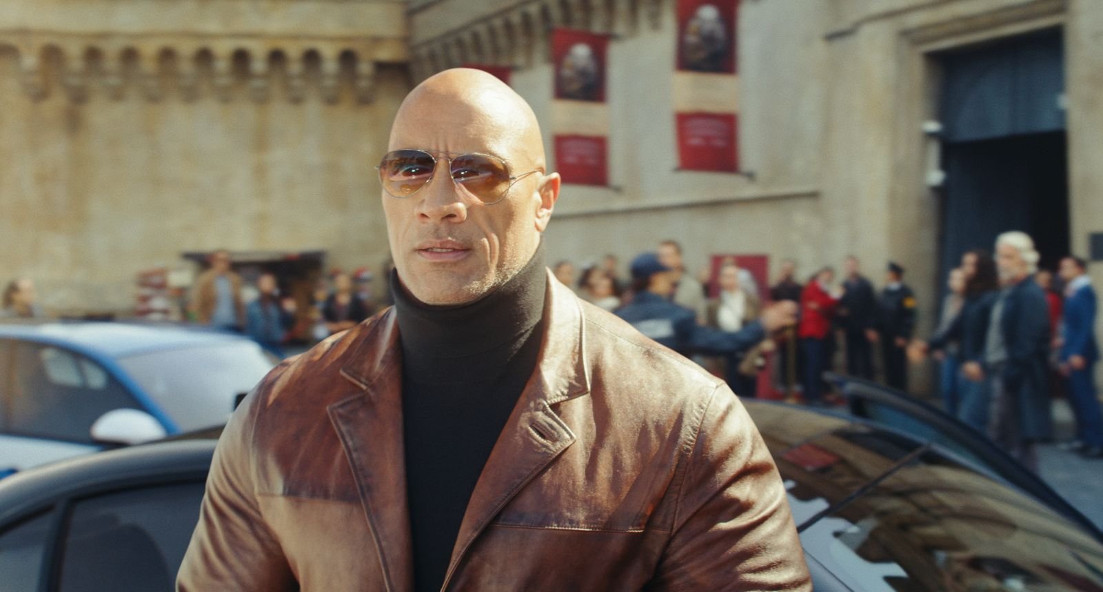 Primo piano di Dwayne Johnson in Red Notice