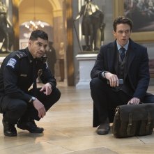 Dan Brown - Il simbolo perduto: Ashley Zukerman e Rick Gonzalez in una scena della serie