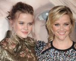 Reese Witherspoon, sua figlia è 'frustrata' dalla somiglianza con l'attrice