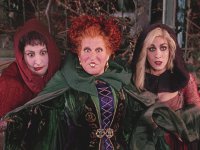 Hocus Pocus 2: i video dal set svelano il ritorno delle sorelle Sanderson