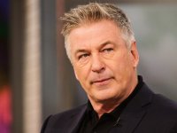 Rust: un membro della crew fa causa ad Alec Baldwin per la sparatoria sul set