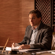 Dopesick - Dichiarazione di Dipendenza: Michael Stuhlbarg in una scena