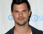 Taylor Lautner si è fidanzato: la proposta romantica della star di Twilight (FOTO)