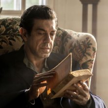 Promises: una scena del film con Pierfrancesco Favino