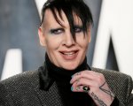 Marilyn Manson rinchiudeva le donne in una stanza insonorizzata, rivela Rolling Stone