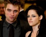 Twilight, Kristen Stewart commenta la relazione con Robert Pattinson: 'Eravamo giovani e stupidi'