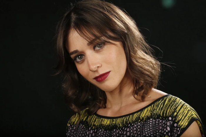 Lizzy Caplan tra i protagonisti della serie Fleishman Is In Trouble