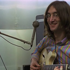 The Beatles: Get Back, John Lennon in un momento del girato