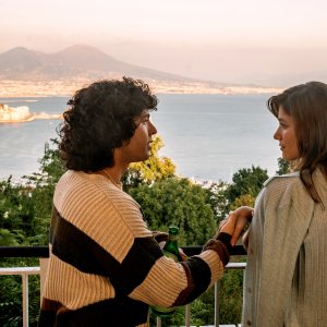 Maradona: Sogno benedetto, Nazareno Casero e Tea Falco in una scena