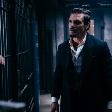 Copshop - Scontro a fuoco: Frank Grillo in una scena del film