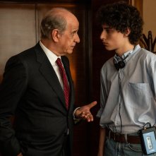 È stata la mano di Dio: Toni Servillo e Filippo Scotti in una scena del film