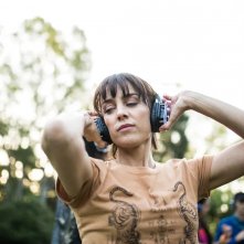 La festa silenziosa: Jazmìn Stuart in una scena