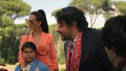 Una Famiglia Mostruosa - Clip