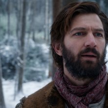Un bambino chiamato Natale: Michiel Huisman in una scena del film
