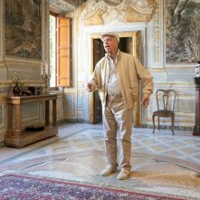 Una famiglia mostruosa: Pippo Franco in una scena del film