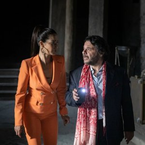 Una famiglia mostruosa: Pasquale Petrolo e Ilaria Spada in una scena del film