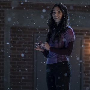 Hawkeye: Hailee Steinfeld in una scena