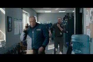 L'uomo Dei Ghiacci - The Ice Road - Clip 03