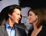 Sandra Bullock commenta le voci sul flirt con Keanu Reeves: 'Forse saremmo potuti sopravvivere come coppia'