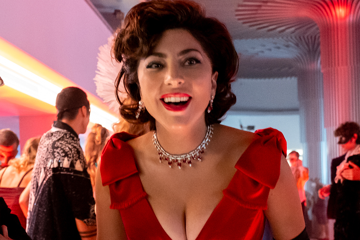 House of Gucci Lady Gaga sfodera il suo accento italiano durante un'intervista (VIDEO)