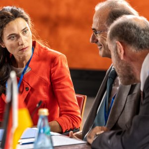 Trafficante di virus: Anna Foglietta, Roberto Citran, Fulvio Falzarano in una scena