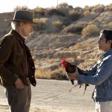 Cry Macho - Ritorno a casa: Clint Eastwood con Eduardo Minett durante una scena del film
