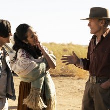 Cry Macho - Ritorno a casa: Clint Eastwood, Eduardo Minett e Natalia Traven in una scena del film