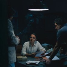 Azor: Fabrizio Rongione durante una scena del film