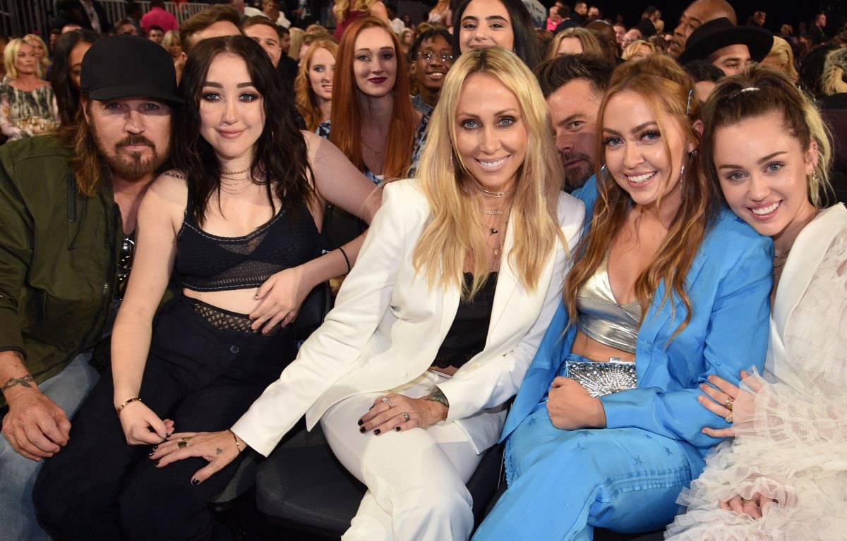 Miley Cyrus E La Sua Famiglia