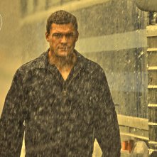 Reacher: Alan Ritchson in una foto della serie