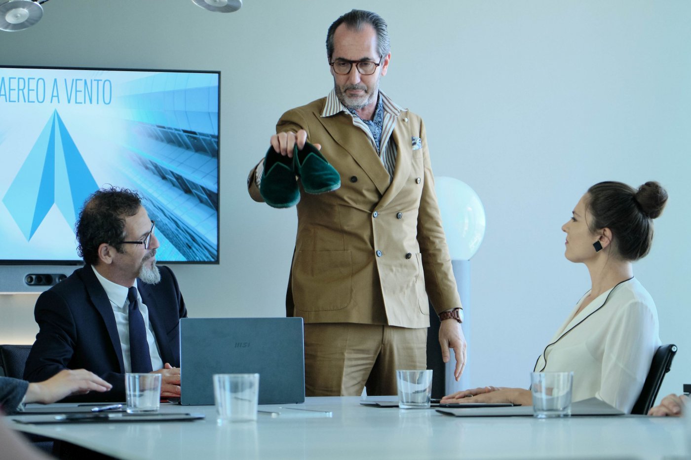 Mollo tutto e apro un chiringuito, la recensione Movieplayer.it