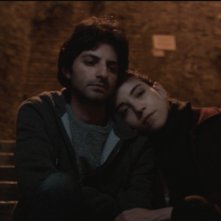 Verso la notte: Duné Medros insieme a Alireza Garshasbi in una scena del film