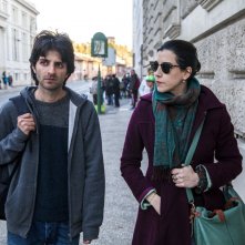 Verso la notte: Duné Medros e Alireza Garshasbi in una scena del film