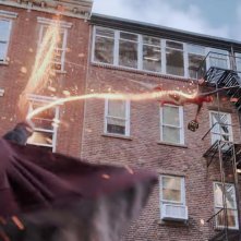 Spider-Man: No Way Home, Benedict Cumberbatch e Tom Holland in una scena d'azione