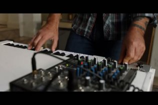 Studio 666 - Teaser Trailer