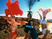 Priscilla - La regina del deserto: Hugo Weaving spiega perché il cast del film era composto da uomini etero