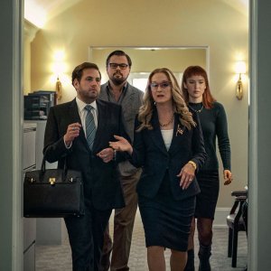 Don't Look Up: Meryl Streep, Jonah Hill, Leonardo DiCaprio e Jennifer Lawrence in una scena