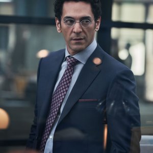 Don't Look Up: Tomer Sisley in una scena del film