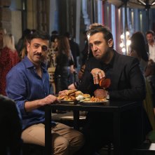 Belli Ciao: Pio e Amedeo in una scena del film