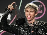 Megan Fox: Machine Gun Kelly confessa di essersi pugnalato per impressionarla