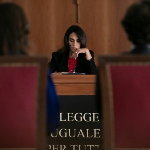 Altri padri: Maria Grazia Cucinotta in un'immagine del film