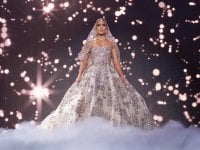 Marry Me - Sposami: negli USA il film con Jennifer Lopez uscirà nelle sale e in streaming contemporaneamente