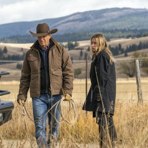 Yellowstone 4: Kevin Costner e Piper Perabo in una scena