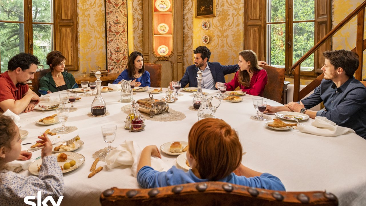 A casa tutti bene: il teaser della seconda stagione della serie di Gabriele Muccino, da maggio su Sky