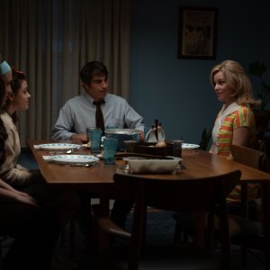 Call Jane: Elizabeth Banks e Chris Messina in una scena corale