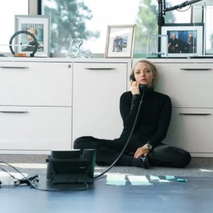 The Dropout: Amanda Seyfried in una scena della serie Hulu