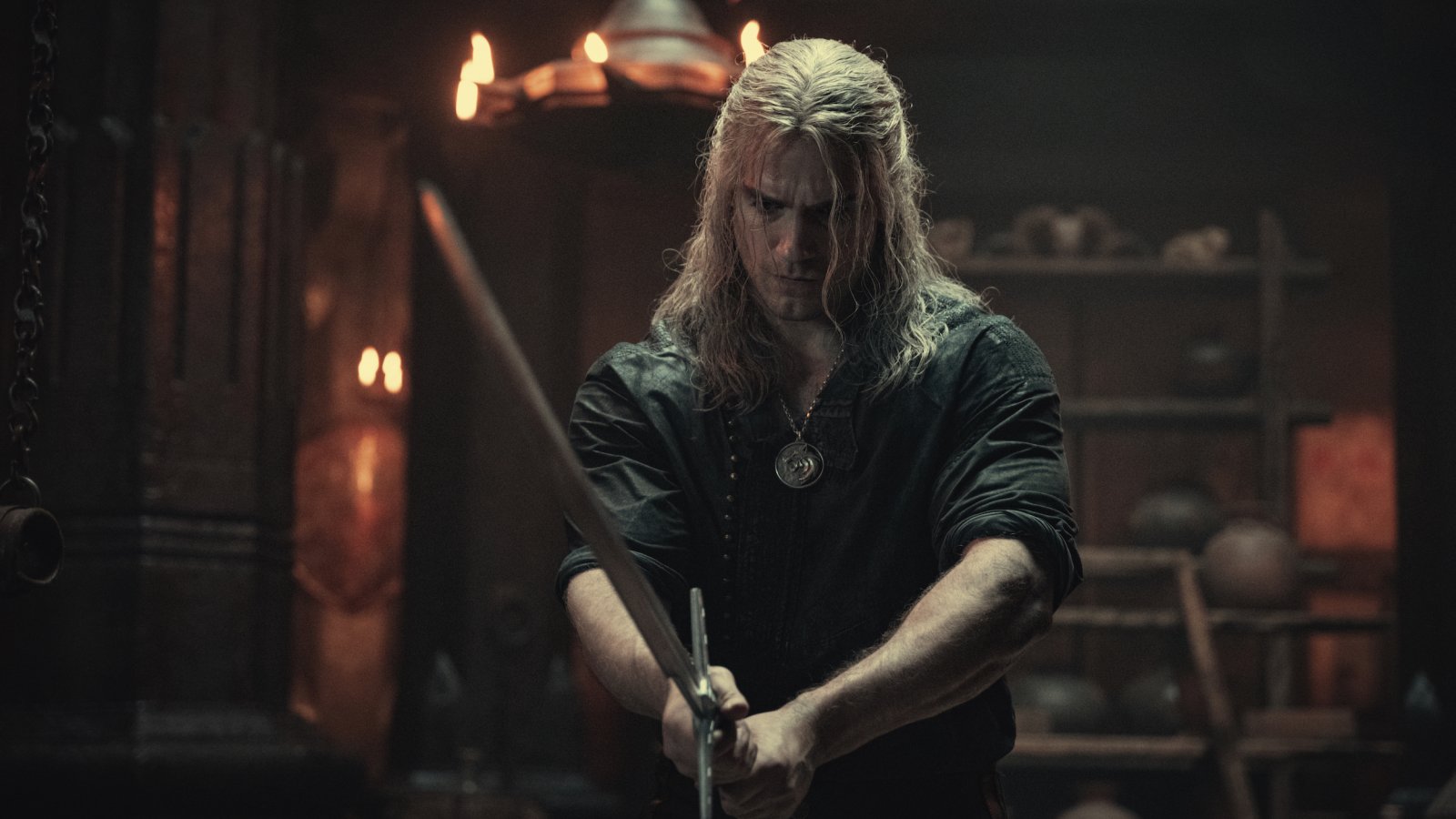 The Witcher: avete presente la splendida spada d’argento usata da Geralt? Amazon l’ha scontata