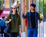 WeCrashed: Anne Hathaway e Jared Leto nella prima foto ufficiale della serie Apple TV+